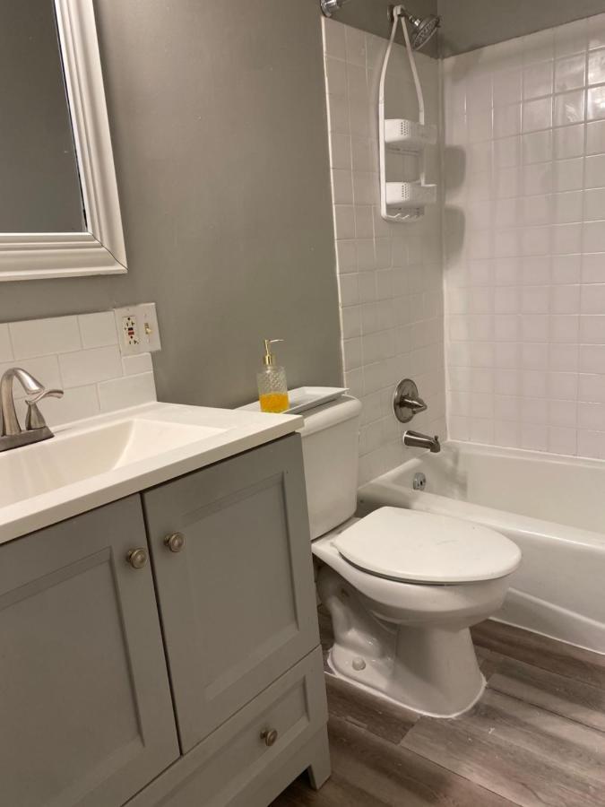 Cozy, Upstairs Apartment Pets Welcome With Fee Family Friendly Close To Everything Кливленд Экстерьер фото